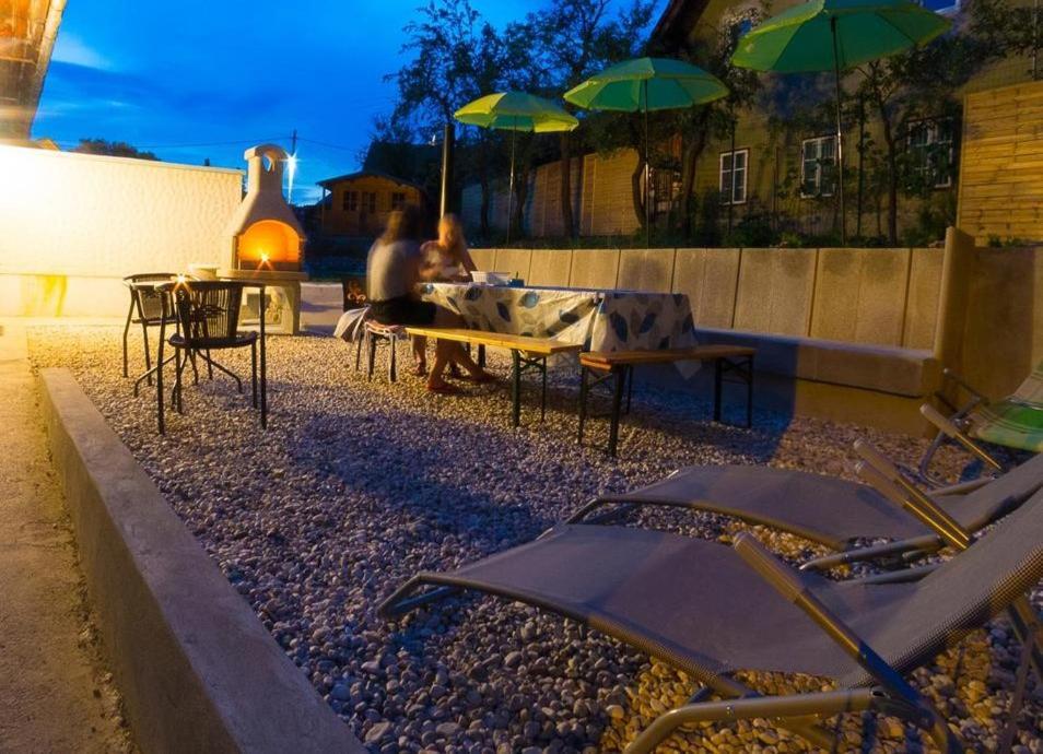 Lesce Hostel Zewnętrze zdjęcie