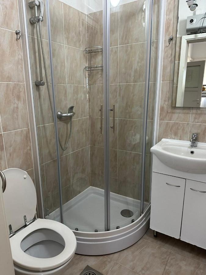 Lesce Hostel Zewnętrze zdjęcie