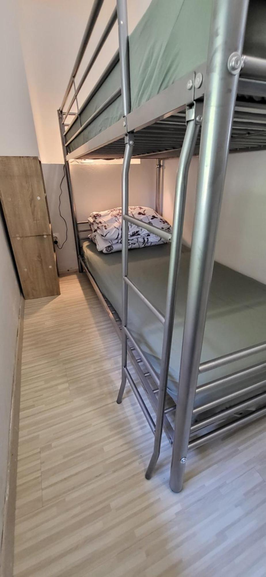 Lesce Hostel Zewnętrze zdjęcie