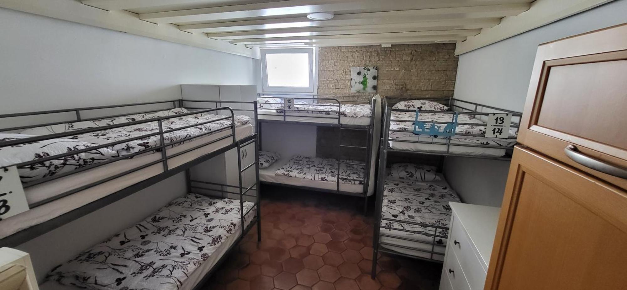 Lesce Hostel Pokój zdjęcie