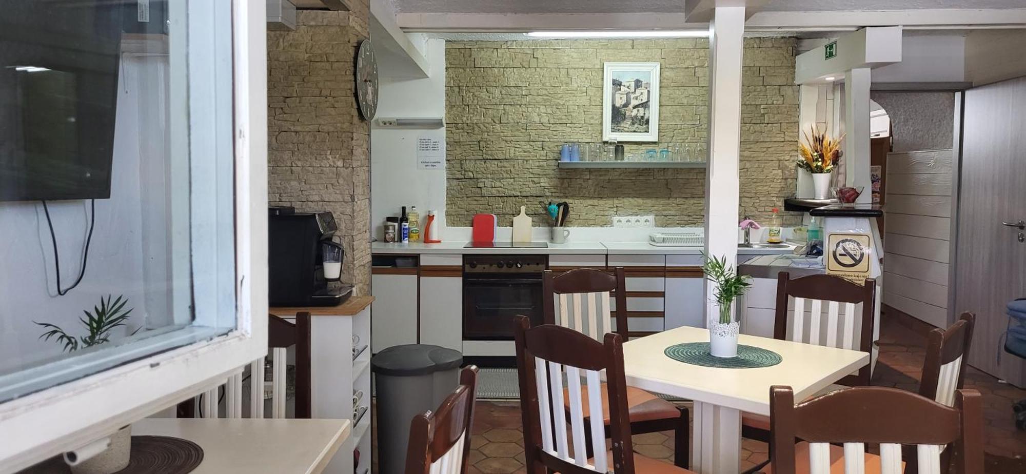 Lesce Hostel Zewnętrze zdjęcie
