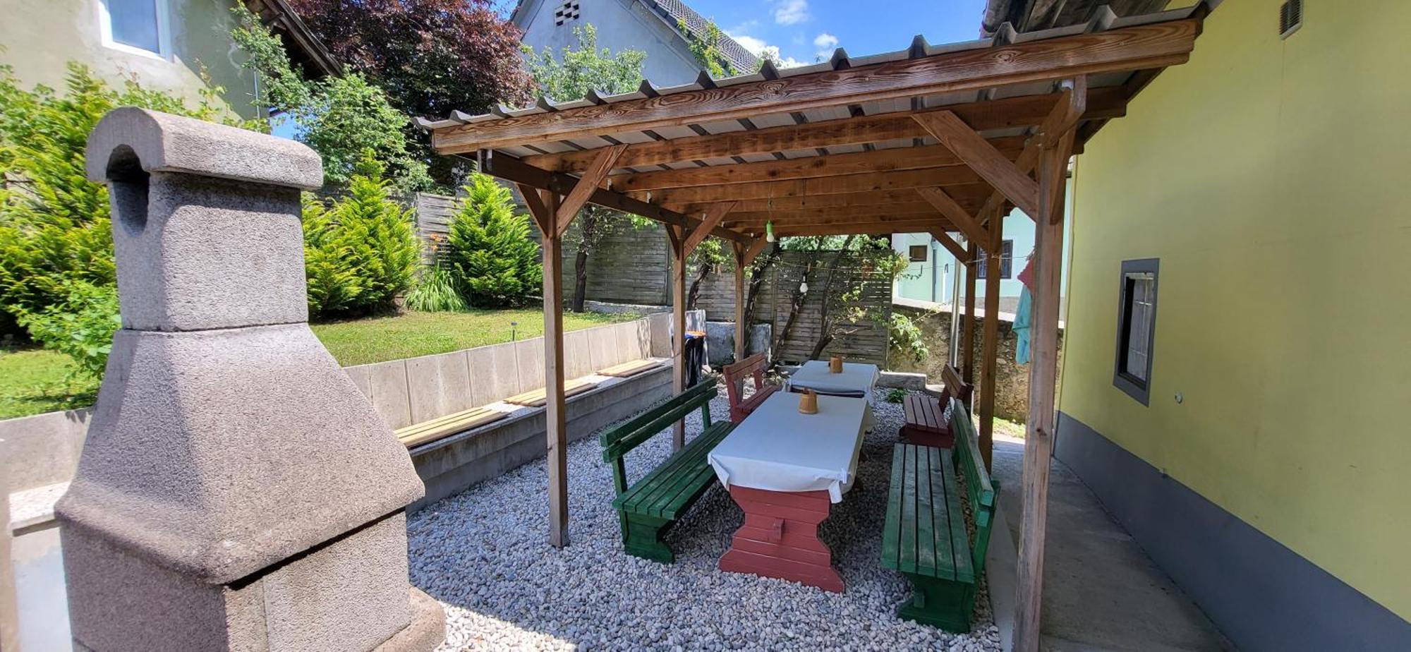 Lesce Hostel Zewnętrze zdjęcie